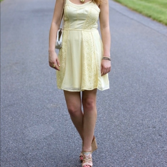 Yellow halter summer dress - Picture 1 of 3